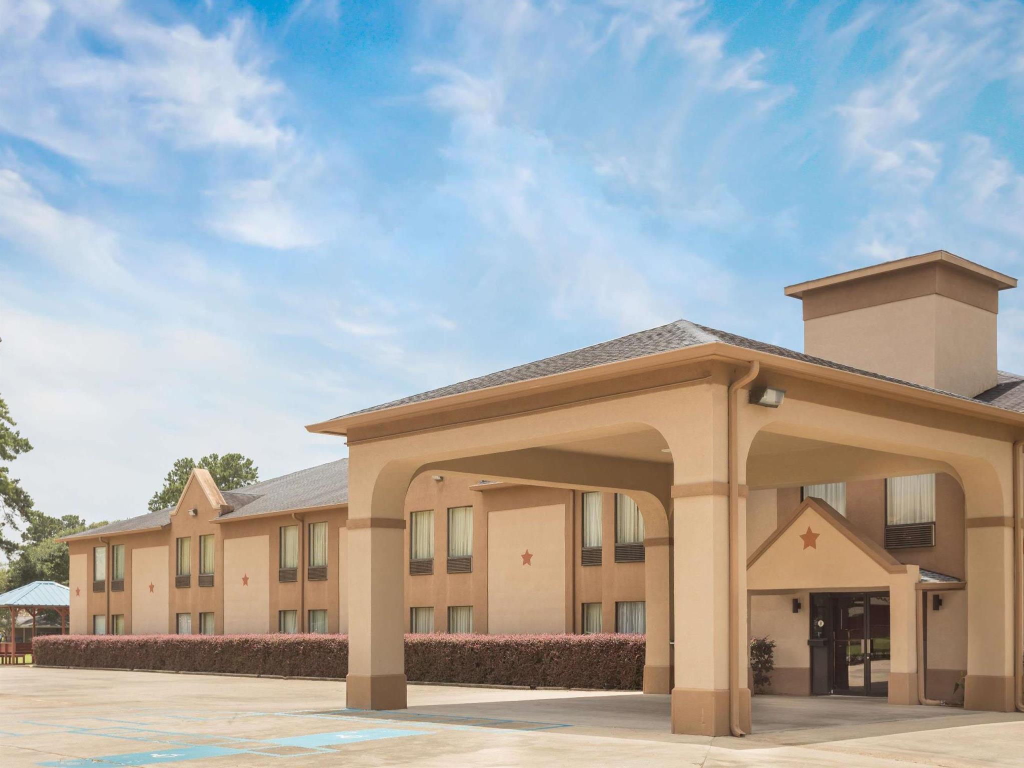 Days Inn & Suites By Wyndham Eunice Экстерьер фото