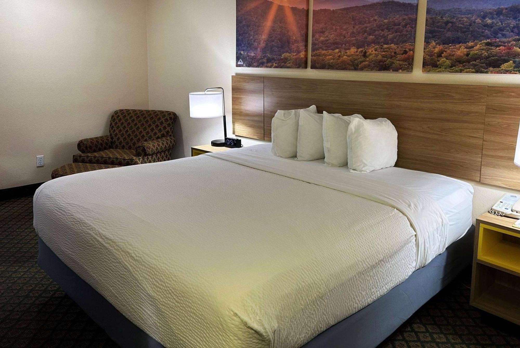 Days Inn & Suites By Wyndham Eunice Экстерьер фото